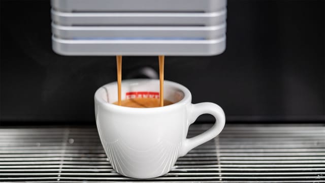 iQFlow™ espresso dispensing